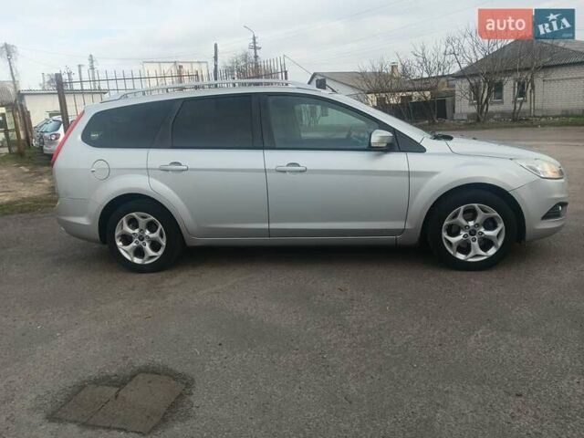 Серый Форд Фокус, объемом двигателя 1.6 л и пробегом 218 тыс. км за 6000 $, фото 1 на Automoto.ua