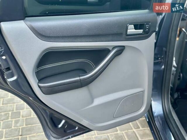 Серый Форд Фокус, объемом двигателя 1.6 л и пробегом 234 тыс. км за 6800 $, фото 27 на Automoto.ua