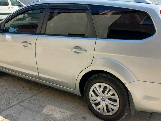 Серый Форд Фокус, объемом двигателя 1.6 л и пробегом 328 тыс. км за 6000 $, фото 2 на Automoto.ua