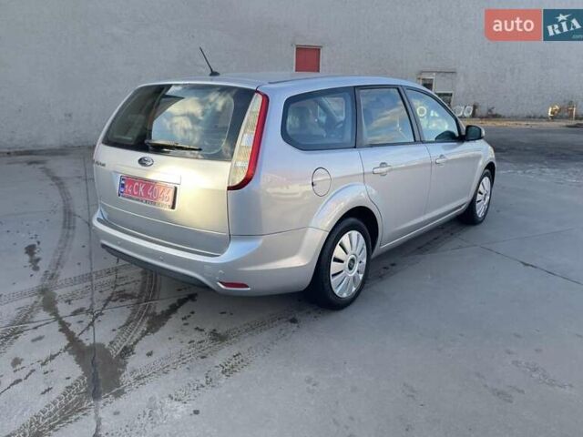 Серый Форд Фокус, объемом двигателя 1.6 л и пробегом 237 тыс. км за 5400 $, фото 6 на Automoto.ua