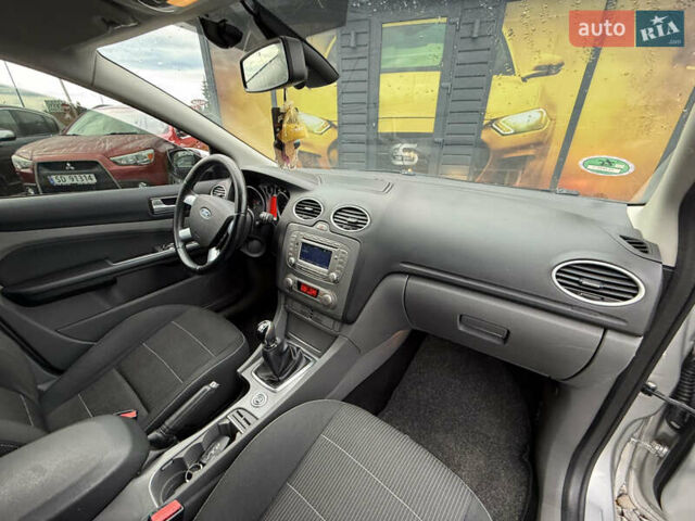 Сірий Форд Фокус, об'ємом двигуна 1.6 л та пробігом 251 тис. км за 6600 $, фото 28 на Automoto.ua