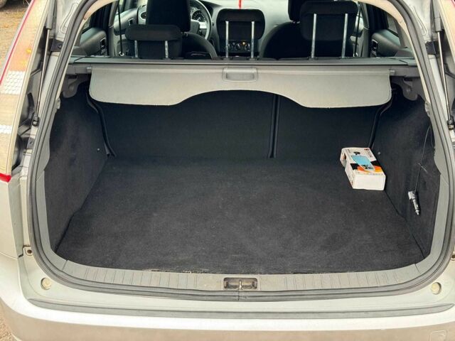 Сірий Форд Фокус, об'ємом двигуна 1.6 л та пробігом 300 тис. км за 5440 $, фото 18 на Automoto.ua