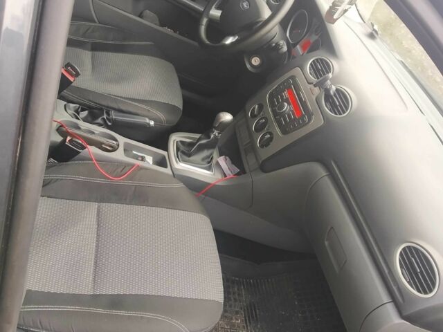 Серый Форд Фокус, объемом двигателя 1.6 л и пробегом 204 тыс. км за 6200 $, фото 11 на Automoto.ua