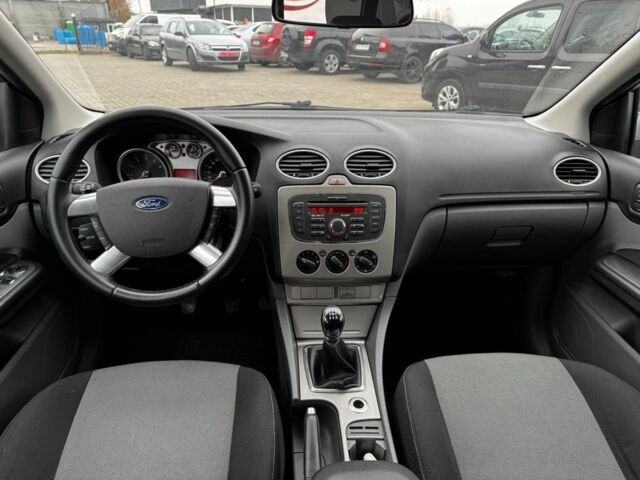 Серый Форд Фокус, объемом двигателя 1.6 л и пробегом 188 тыс. км за 5700 $, фото 12 на Automoto.ua