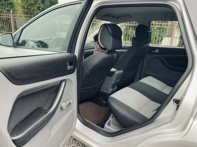 Серый Форд Фокус, объемом двигателя 1.6 л и пробегом 302 тыс. км за 5999 $, фото 9 на Automoto.ua