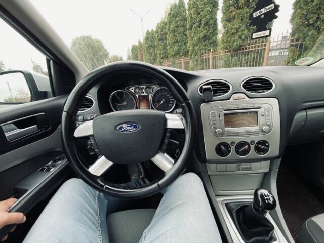 Серый Форд Фокус, объемом двигателя 1.6 л и пробегом 302 тыс. км за 5999 $, фото 13 на Automoto.ua