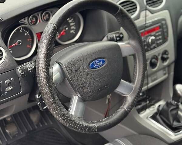 Сірий Форд Фокус, об'ємом двигуна 1.6 л та пробігом 176 тис. км за 5699 $, фото 7 на Automoto.ua