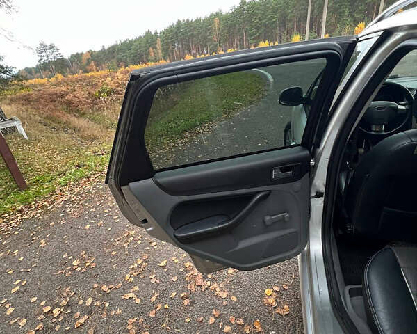 Сірий Форд Фокус, об'ємом двигуна 1.56 л та пробігом 245 тис. км за 6200 $, фото 30 на Automoto.ua