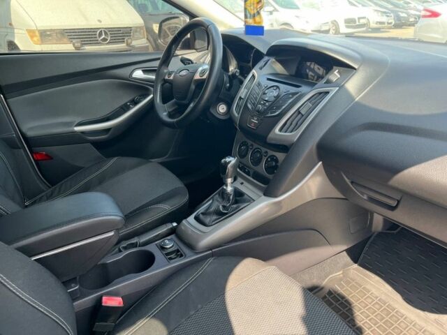 Серый Форд Фокус, объемом двигателя 1.6 л и пробегом 192 тыс. км за 6500 $, фото 8 на Automoto.ua