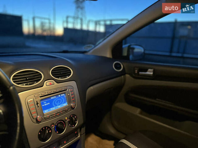 Серый Форд Фокус, объемом двигателя 1.6 л и пробегом 254 тыс. км за 6600 $, фото 21 на Automoto.ua