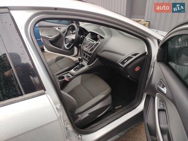 Серый Форд Фокус, объемом двигателя 1.6 л и пробегом 253 тыс. км за 6700 $, фото 8 на Automoto.ua