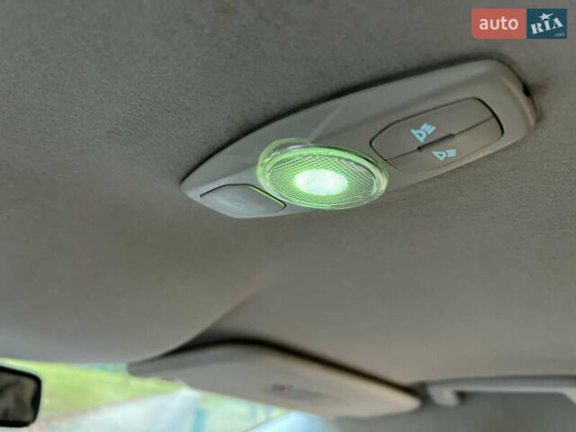 Серый Форд Фокус, объемом двигателя 1.6 л и пробегом 236 тыс. км за 6800 $, фото 53 на Automoto.ua