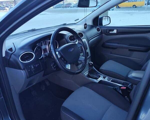 Сірий Форд Фокус, об'ємом двигуна 1.6 л та пробігом 246 тис. км за 6000 $, фото 36 на Automoto.ua