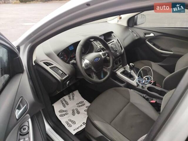 Серый Форд Фокус, объемом двигателя 1.6 л и пробегом 253 тыс. км за 6700 $, фото 2 на Automoto.ua
