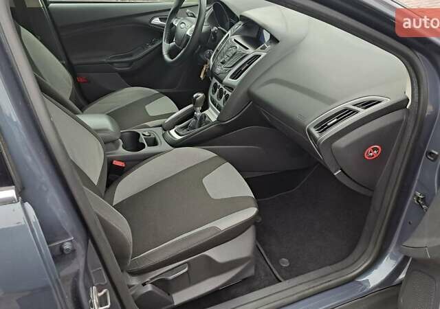 Серый Форд Фокус, объемом двигателя 1.6 л и пробегом 207 тыс. км за 6550 $, фото 15 на Automoto.ua