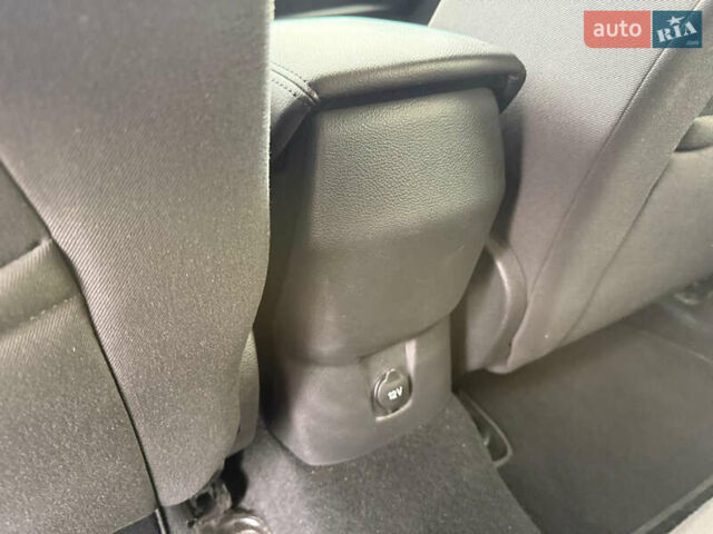 Серый Форд Фокус, объемом двигателя 1.6 л и пробегом 228 тыс. км за 6900 $, фото 41 на Automoto.ua