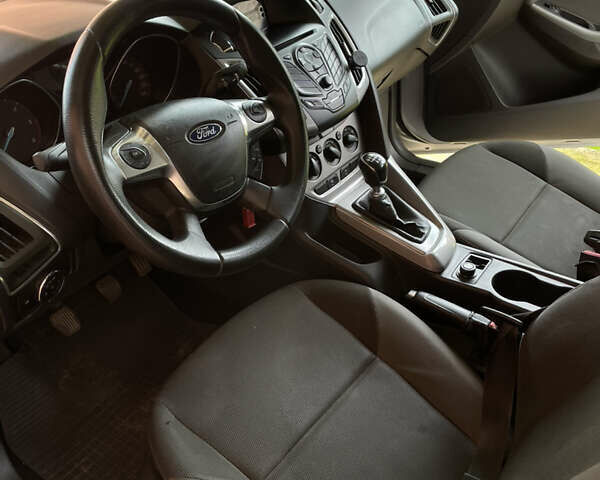 Серый Форд Фокус, объемом двигателя 1.56 л и пробегом 207 тыс. км за 6300 $, фото 8 на Automoto.ua