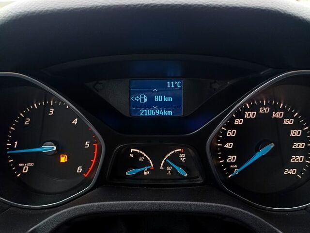 Серый Форд Фокус, объемом двигателя 1.6 л и пробегом 210 тыс. км за 7500 $, фото 9 на Automoto.ua