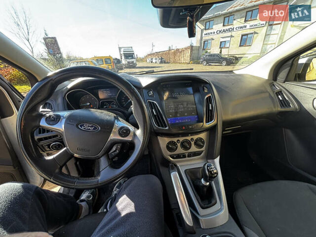 Серый Форд Фокус, объемом двигателя 1.6 л и пробегом 388 тыс. км за 5900 $, фото 18 на Automoto.ua