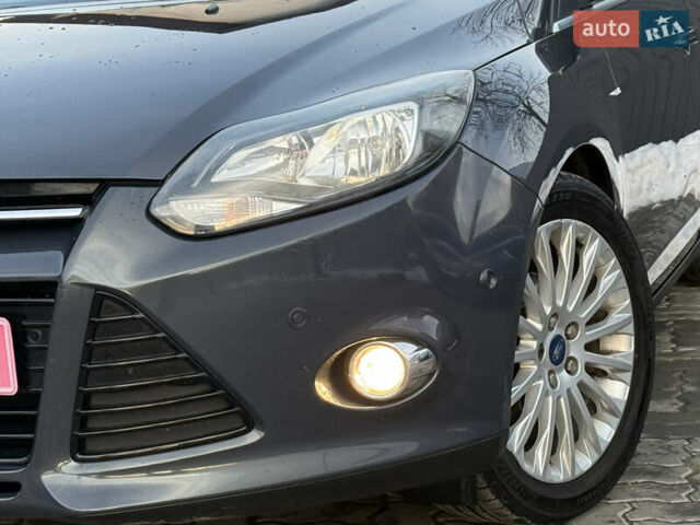 Серый Форд Фокус, объемом двигателя 1.6 л и пробегом 228 тыс. км за 7850 $, фото 4 на Automoto.ua