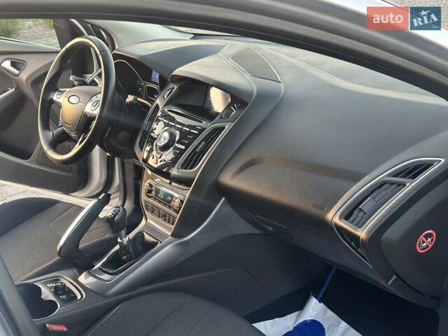 Сірий Форд Фокус, об'ємом двигуна 1.6 л та пробігом 240 тис. км за 8200 $, фото 22 на Automoto.ua