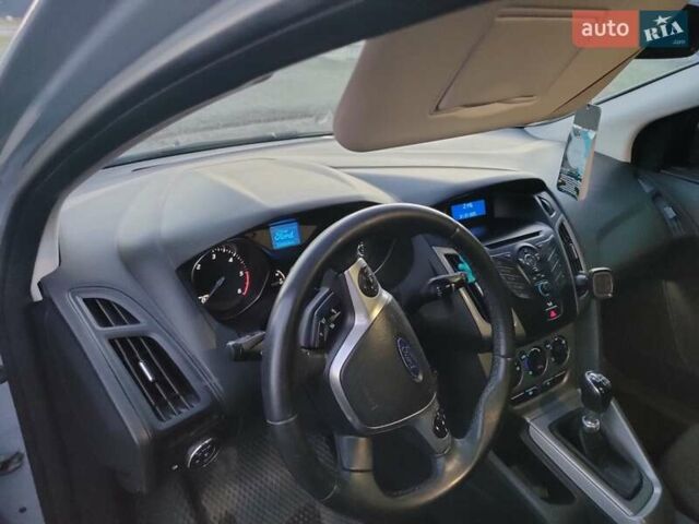 Серый Форд Фокус, объемом двигателя 1.56 л и пробегом 249 тыс. км за 7800 $, фото 9 на Automoto.ua