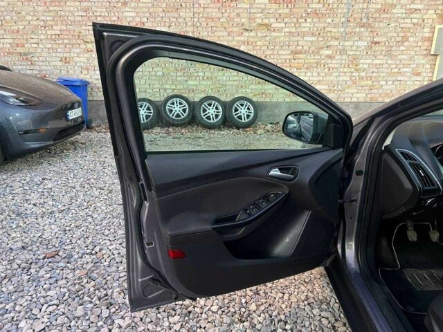 Серый Форд Фокус, объемом двигателя 1.6 л и пробегом 239 тыс. км за 6999 $, фото 9 на Automoto.ua