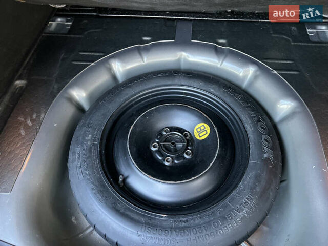 Серый Форд Фокус, объемом двигателя 1.6 л и пробегом 236 тыс. км за 6800 $, фото 56 на Automoto.ua