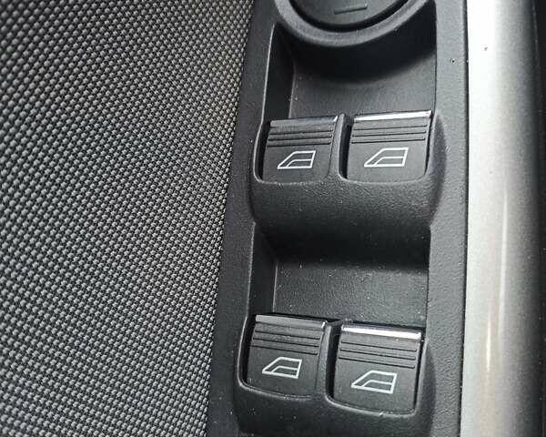 Серый Форд Фокус, объемом двигателя 1.6 л и пробегом 210 тыс. км за 7500 $, фото 16 на Automoto.ua