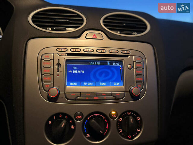 Серый Форд Фокус, объемом двигателя 1.6 л и пробегом 254 тыс. км за 6600 $, фото 20 на Automoto.ua