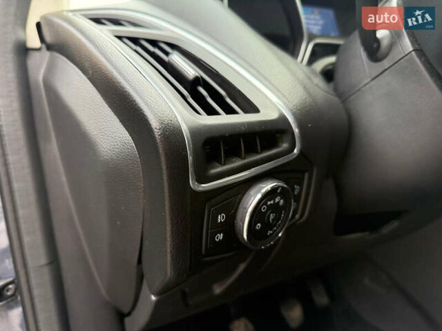 Серый Форд Фокус, объемом двигателя 1.6 л и пробегом 228 тыс. км за 6900 $, фото 26 на Automoto.ua