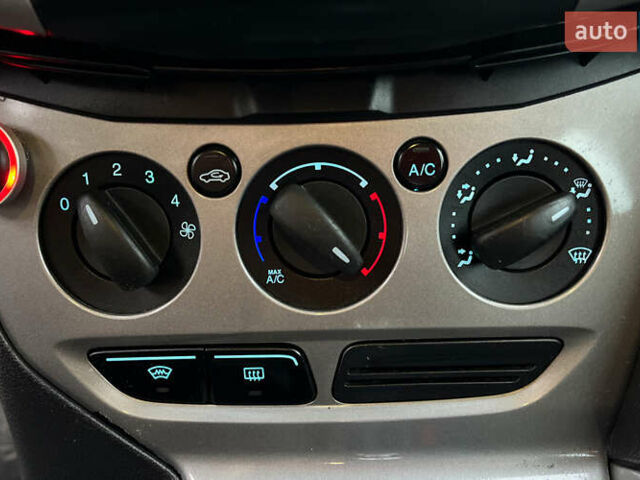 Серый Форд Фокус, объемом двигателя 1.56 л и пробегом 193 тыс. км за 7800 $, фото 17 на Automoto.ua