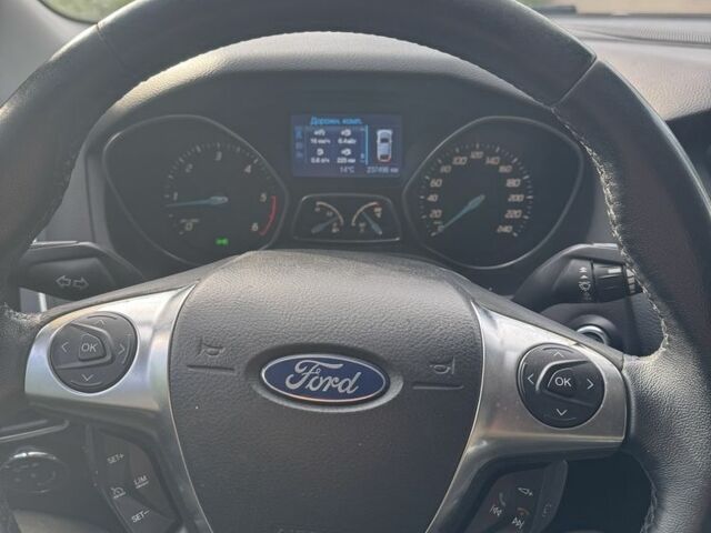 Сірий Форд Фокус, об'ємом двигуна 1.6 л та пробігом 225 тис. км за 8200 $, фото 3 на Automoto.ua