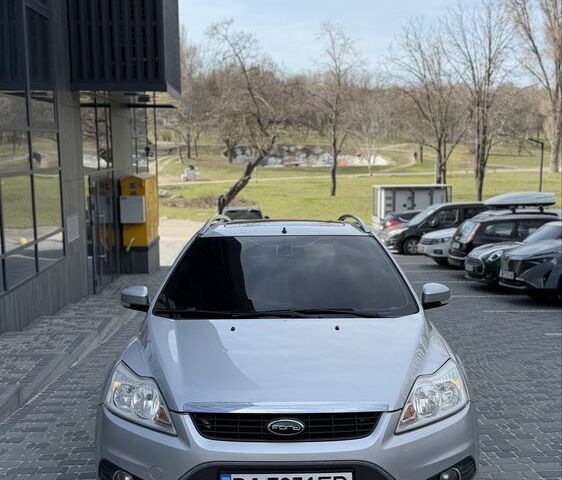 Сірий Форд Фокус, об'ємом двигуна 1.6 л та пробігом 220 тис. км за 6499 $, фото 1 на Automoto.ua