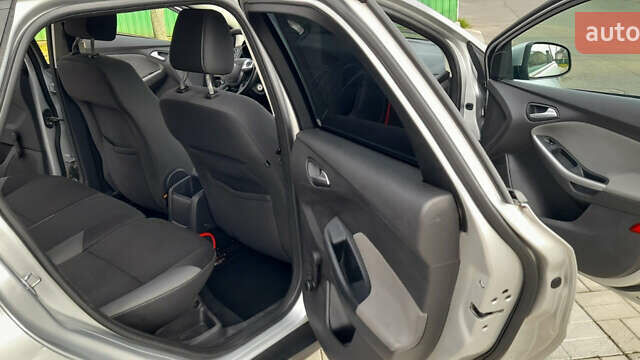 Серый Форд Фокус, объемом двигателя 1.56 л и пробегом 257 тыс. км за 5750 $, фото 11 на Automoto.ua