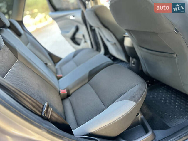 Серый Форд Фокус, объемом двигателя 1.6 л и пробегом 236 тыс. км за 6800 $, фото 37 на Automoto.ua