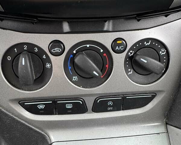 Серый Форд Фокус, объемом двигателя 1.56 л и пробегом 277 тыс. км за 5650 $, фото 26 на Automoto.ua