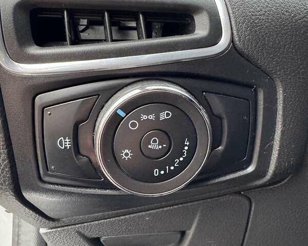 Серый Форд Фокус, объемом двигателя 1.56 л и пробегом 277 тыс. км за 5650 $, фото 23 на Automoto.ua