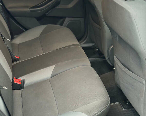 Серый Форд Фокус, объемом двигателя 1.6 л и пробегом 224 тыс. км за 7700 $, фото 24 на Automoto.ua