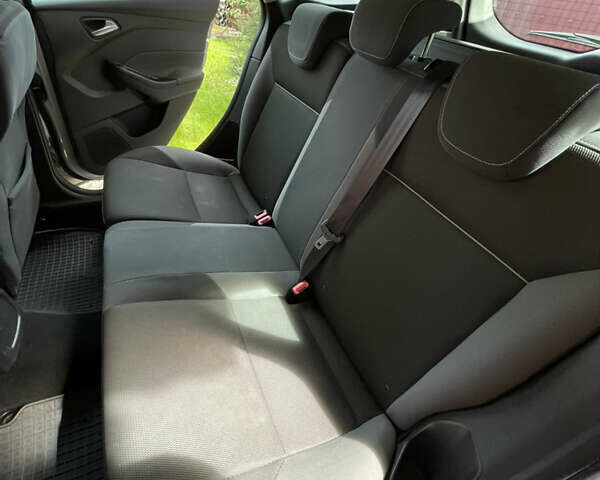 Серый Форд Фокус, объемом двигателя 1.56 л и пробегом 207 тыс. км за 6300 $, фото 6 на Automoto.ua