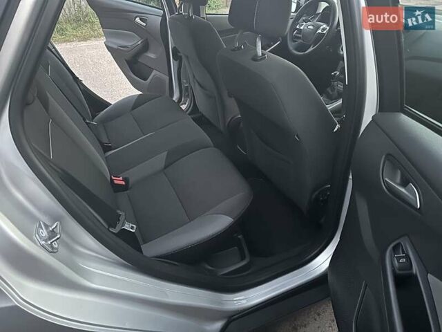 Серый Форд Фокус, объемом двигателя 1.6 л и пробегом 191 тыс. км за 7600 $, фото 16 на Automoto.ua