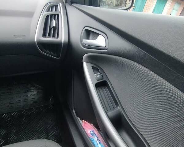 Серый Форд Фокус, объемом двигателя 1.6 л и пробегом 136 тыс. км за 7500 $, фото 12 на Automoto.ua