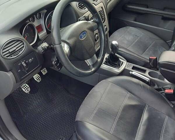 Сірий Форд Фокус, об'ємом двигуна 1.6 л та пробігом 215 тис. км за 4800 $, фото 18 на Automoto.ua