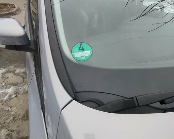 Серый Форд Фокус, объемом двигателя 1.6 л и пробегом 136 тыс. км за 7500 $, фото 7 на Automoto.ua