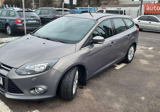 Серый Форд Фокус, объемом двигателя 2 л и пробегом 296 тыс. км за 7500 $, фото 5 на Automoto.ua