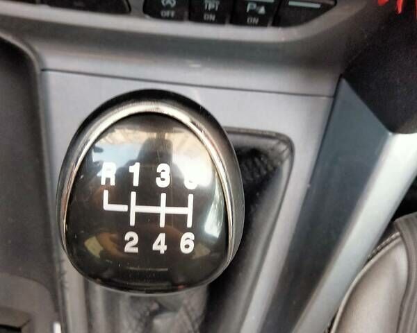 Серый Форд Фокус, объемом двигателя 1.6 л и пробегом 170 тыс. км за 7700 $, фото 4 на Automoto.ua