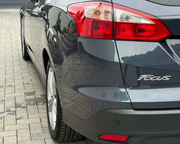 Серый Форд Фокус, объемом двигателя 1.6 л и пробегом 224 тыс. км за 7700 $, фото 5 на Automoto.ua
