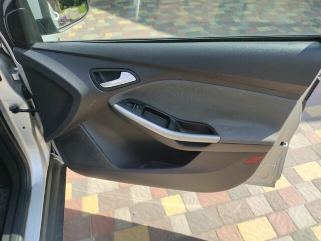 Серый Форд Фокус, объемом двигателя 1.6 л и пробегом 170 тыс. км за 7850 $, фото 16 на Automoto.ua