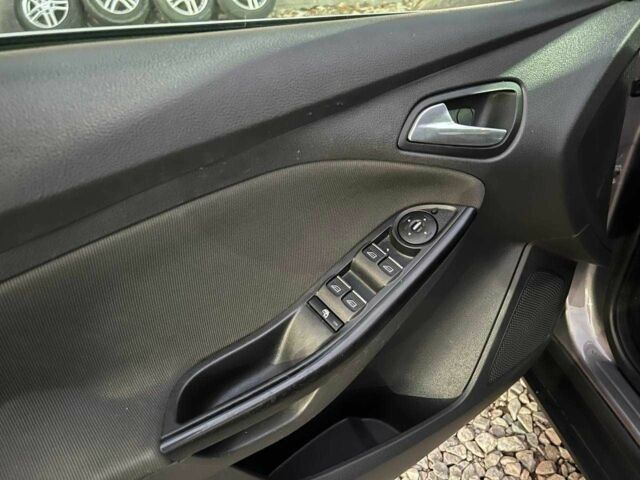 Серый Форд Фокус, объемом двигателя 1.6 л и пробегом 239 тыс. км за 6999 $, фото 15 на Automoto.ua