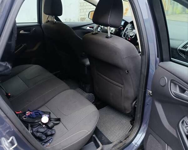 Сірий Форд Фокус, об'ємом двигуна 1.6 л та пробігом 280 тис. км за 9000 $, фото 10 на Automoto.ua